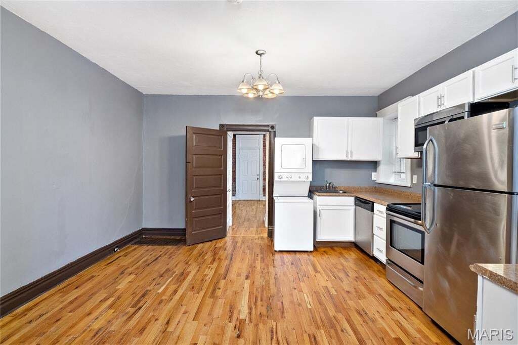 St. Louis, Missouri, United States 3 - 18764375