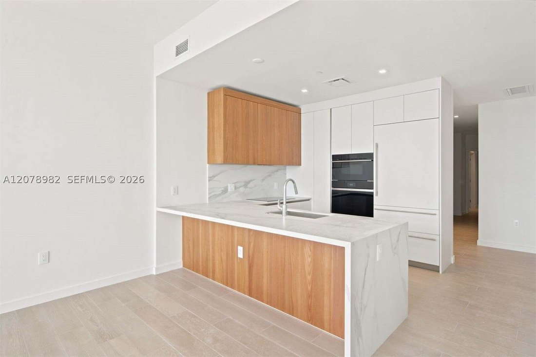 Condo in Miami, Florida, United States 5 - 18764501
