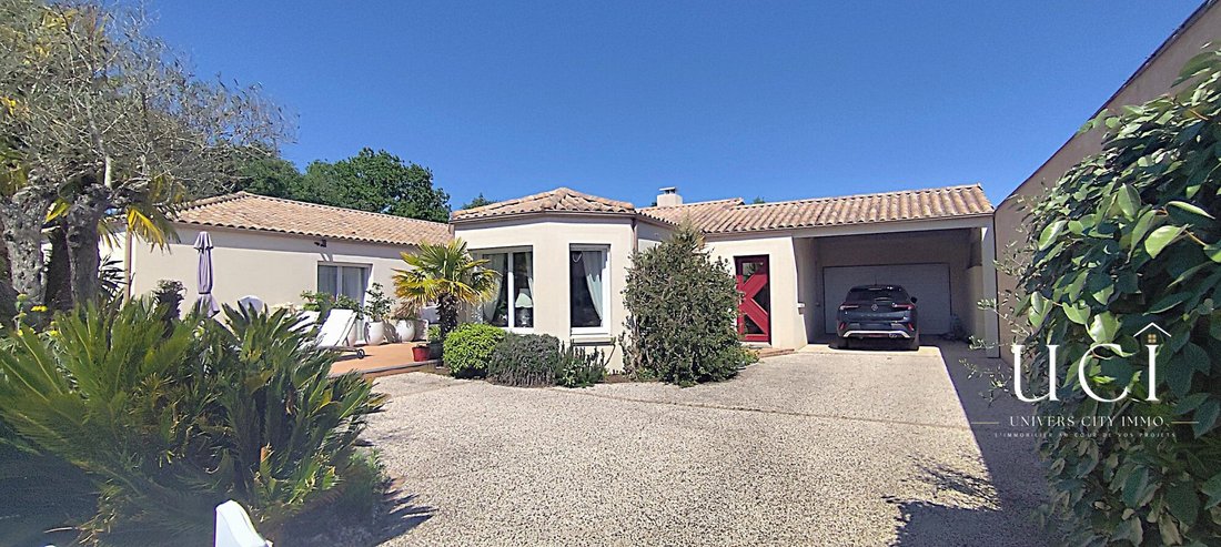 House in Les Sables-d'Olonne, Pays de la Loire, France 1 - 17868635