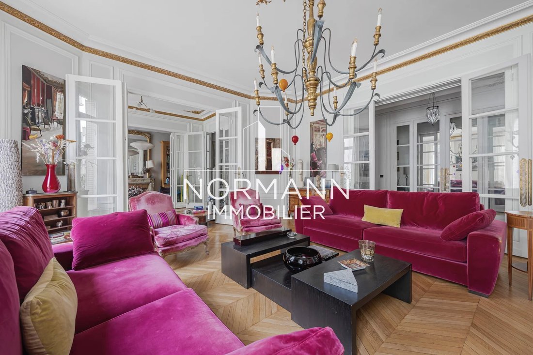 Apartment in Saint Philippe du Roule, Paris 8e Arrondissement, Paris 1 - 17817239