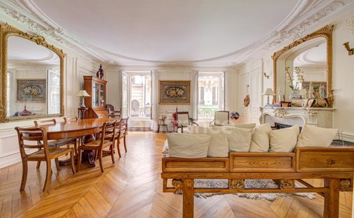 Apartment in Saint Philippe du Roule, Paris 8e Arrondissement, Paris 1