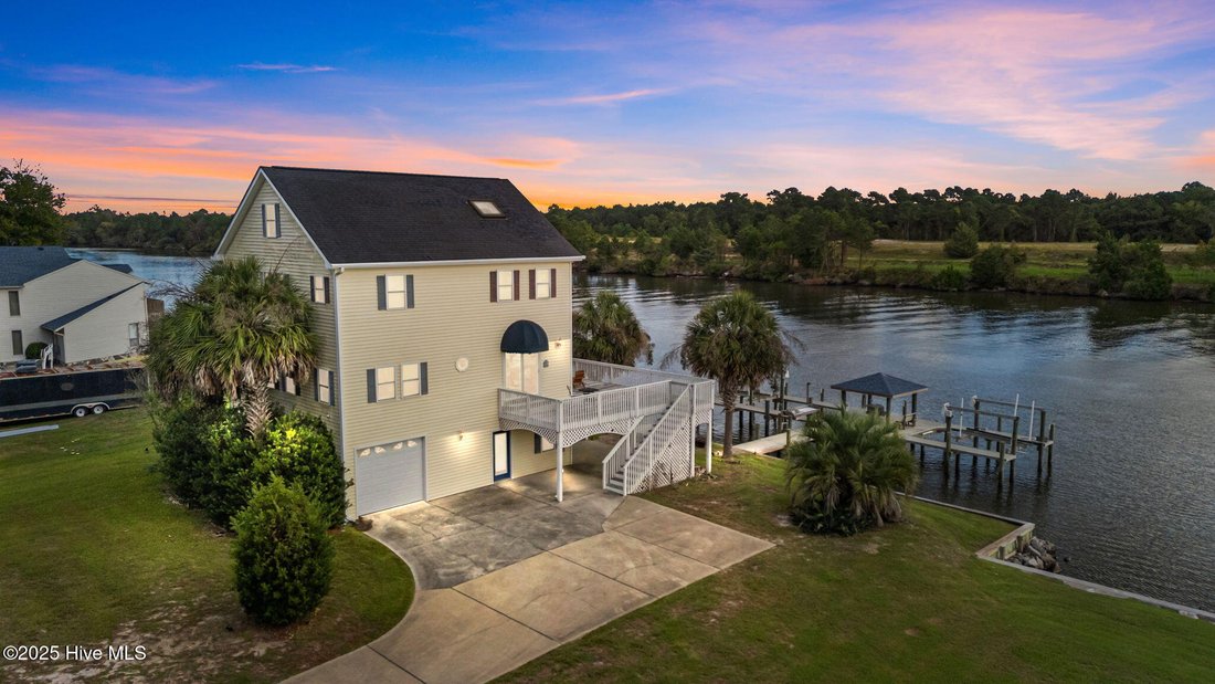 House in Newport, North Carolina, United States 1 - 18762012
