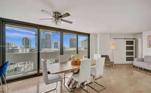 Condo in Miami Beach, Florida, United States 1