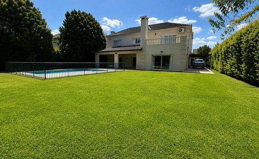 House in Tigre, Buenos Aires Province, Argentina 1