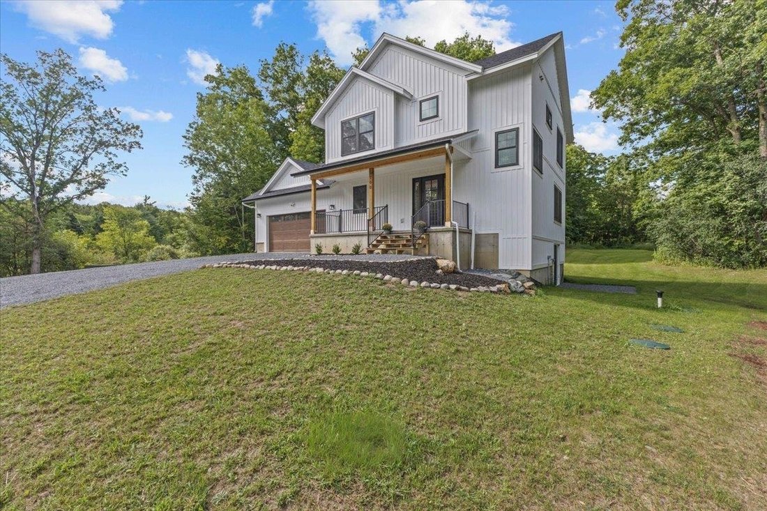 House in Saint Albans City, Vermont, United States 2 - 18766095