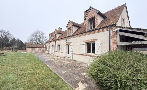 Maison à Dhuizon, Centre-Val de Loire, France 1