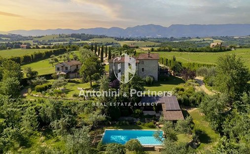 Landhaus in Todi, Umbrien, Italien 1