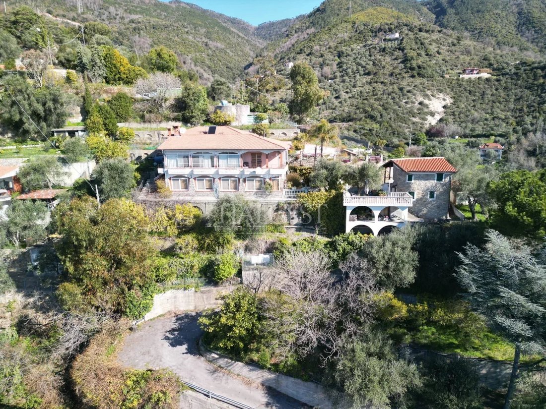 Villa in Borgo, Sanremo, Liguria 1 - 18762870
