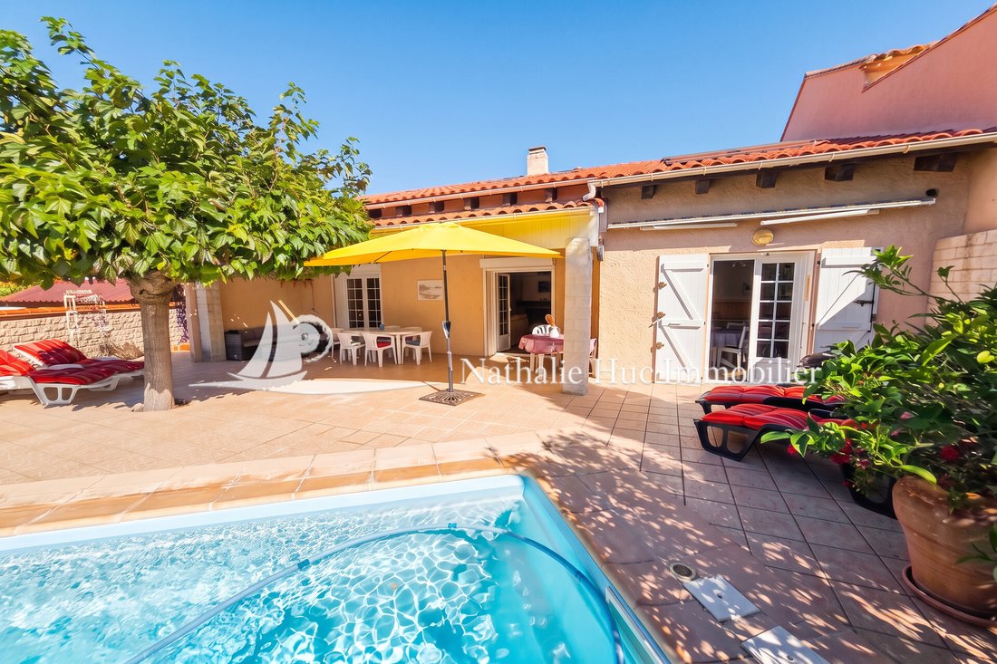 Villa in Zone Plage, Saint-Cyprien, France 1 - 18762964