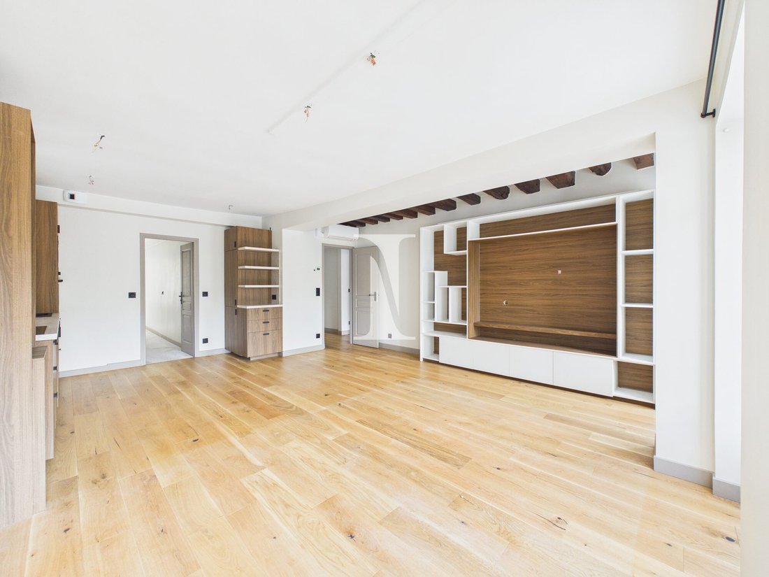 Apartment in Elysées-Madeleine, Paris 8e Arrondissement, Paris 1 - 18766367