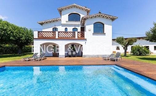 Haus in la Vall d'en Bas, Katalonien, Spanien 1
