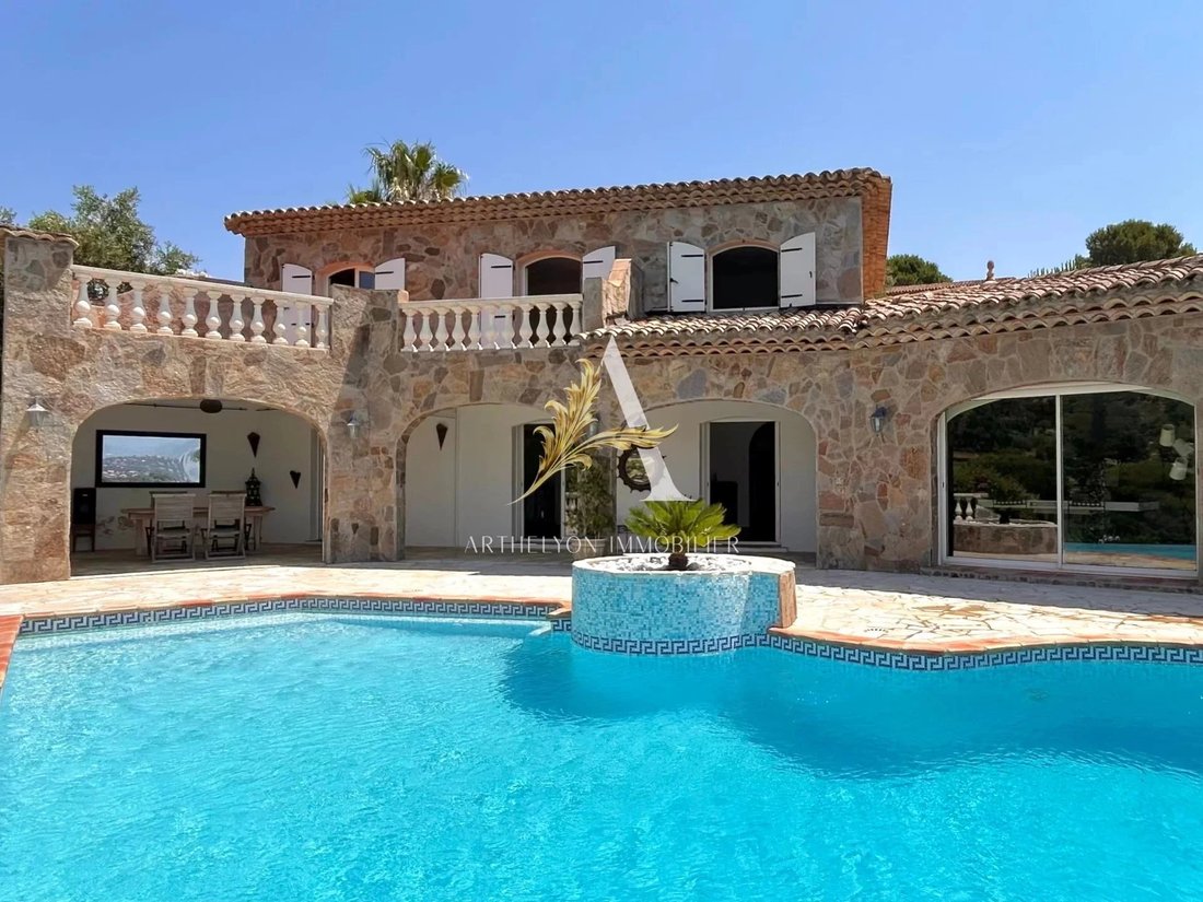 Villa in Nartelle-Noyer-Bellevue-bd des Sardinaux, Sainte-Maxime, France 1 - 18762854