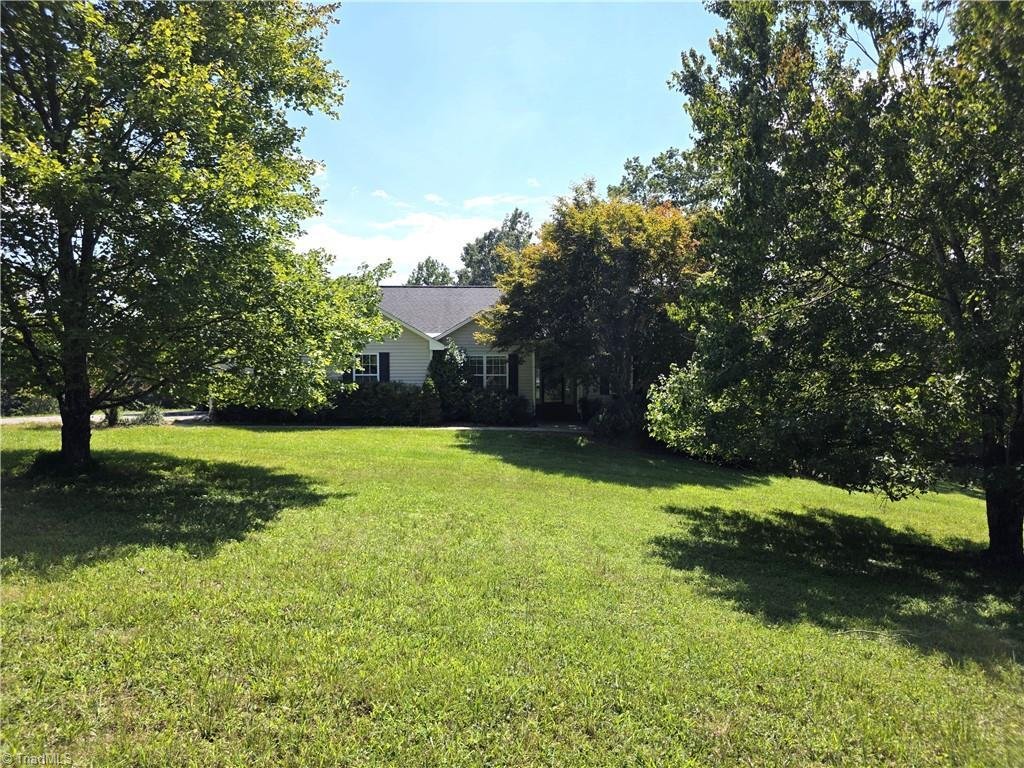 Casa a Mount Airy, Carolina del Nord, Stati Uniti 2 - 18764858