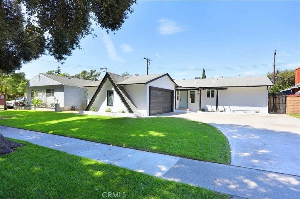House in Santa Ana, California, United States 1 - 18762250
