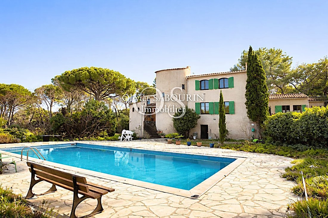 Domaine à La Bouverie, Roquebrune-sur-Argens, France 1 - 18320021
