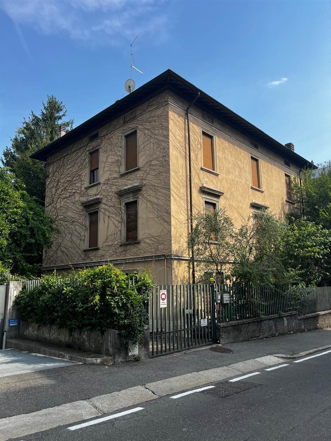 Villa in Saint Lucia, Bergamo, Italy 1 - 18765259