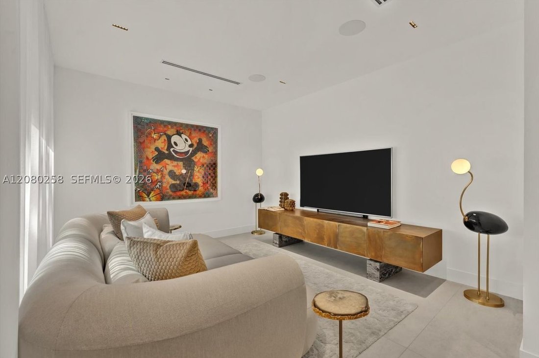 House in Miami, Florida, United States 5 - 18763680