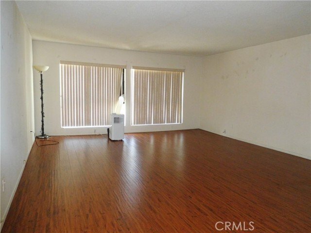 Condo in Altadena, California, United States 4 - 18513373