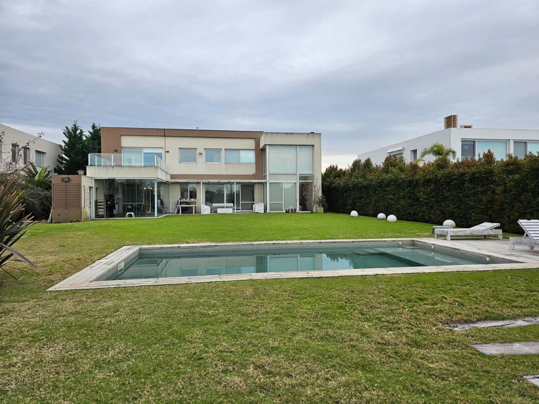 House in Tigre, Buenos Aires Province, Argentina 2 - 18762129