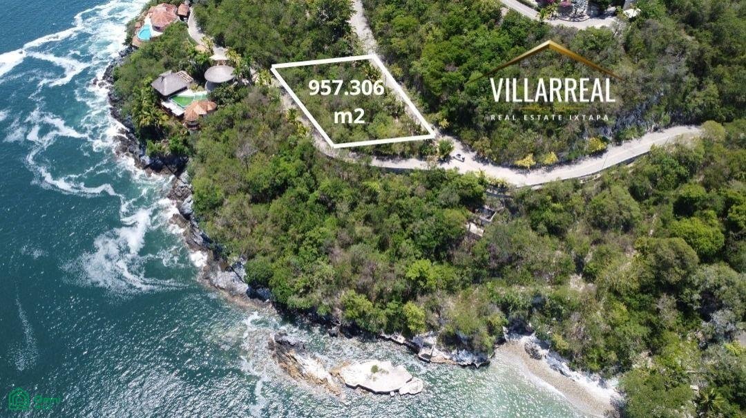 Land in Zihuatanejo, Guerrero, Mexico 2 - 17810746