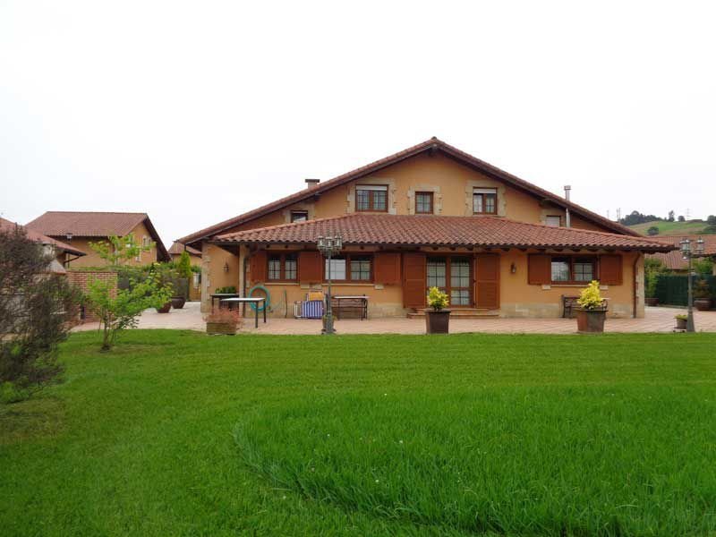 Chalet in Barcena de Cicero, Cantabria, Spain 1 - 18762422