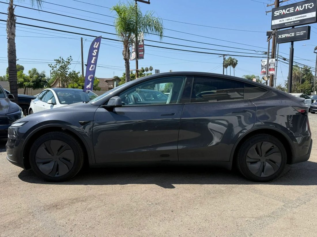 Suv in Azusa, CA, United States 4 - 18765679