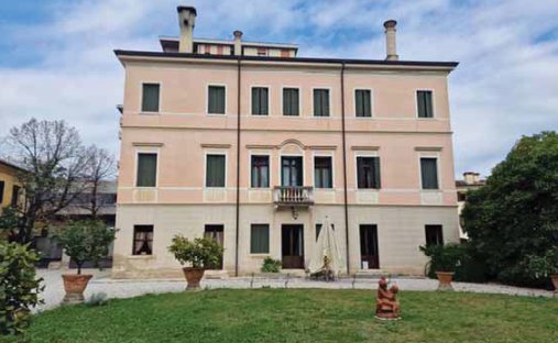 Villa in Montebelluna, Venetien, Italien 1