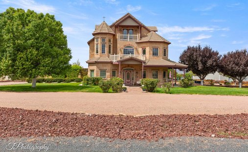 House in Dammeron Valley, Utah, United States 1