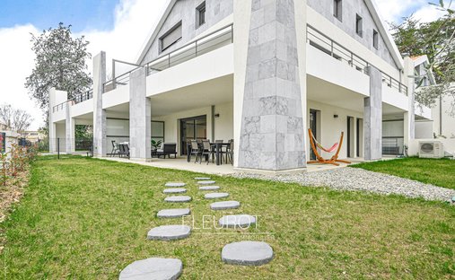 Apartment in Saint-Cyr-sur-Mer, Provence-Alpes-Côte d'Azur, France 1
