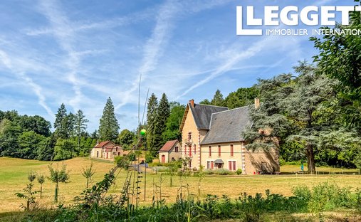 House in Uzerche, Nouvelle-Aquitaine, France 1