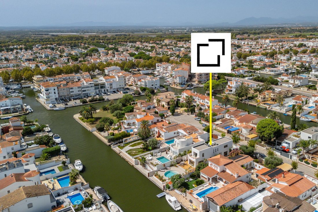 Villa in Empuriabrava, Catalonia, Spain 4 - 17339700