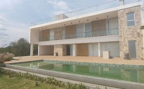 Townhouse in San Bernardino, Cordillera Department, Paraguay 1