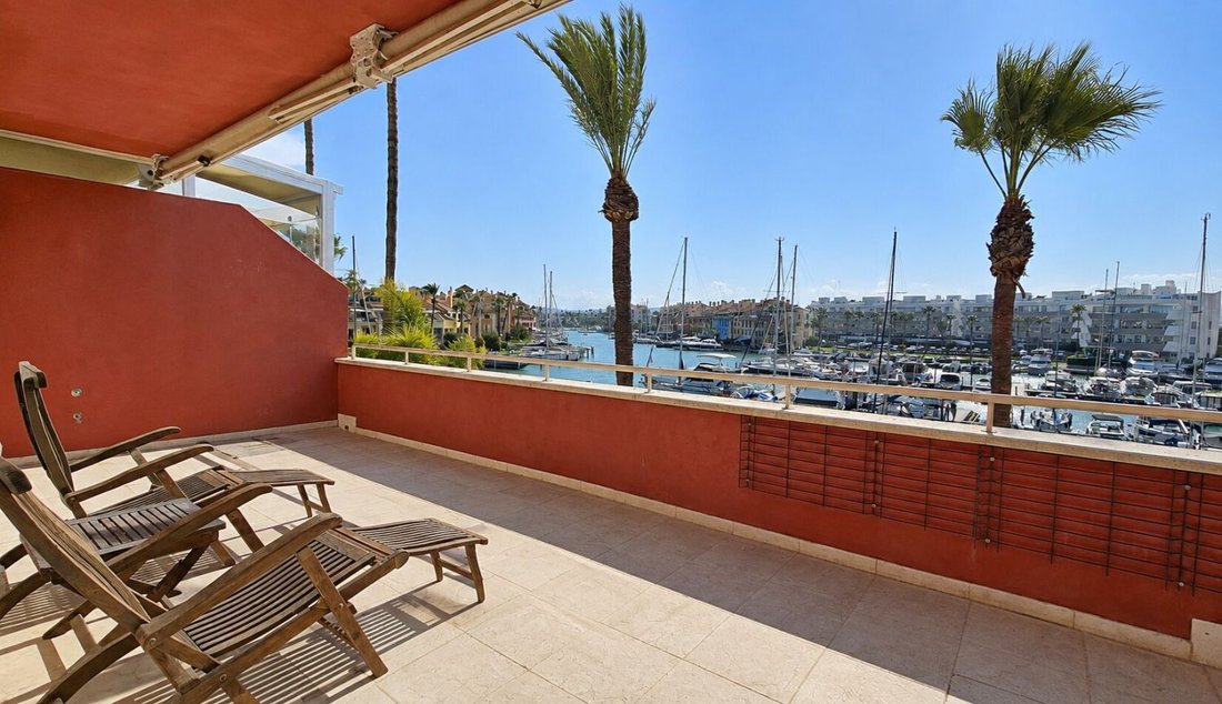 Apartment in Sotogrande, San Roque, Andalusia 1 - 14812360
