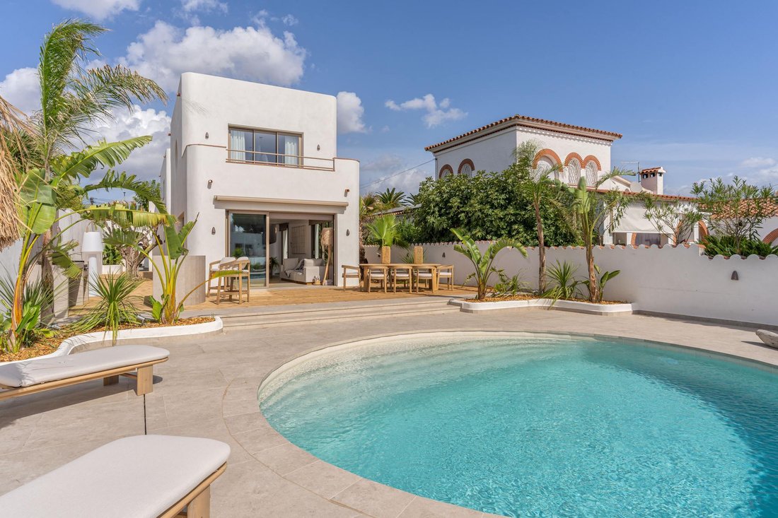 Villa in Empuriabrava, Catalonia, Spain 1 - 17339700