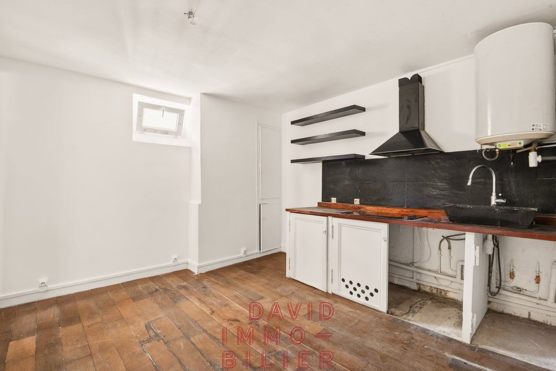 Apartment in Lorette-Martyrs, Paris 9e Arrondissement, Paris 4 - 18763241