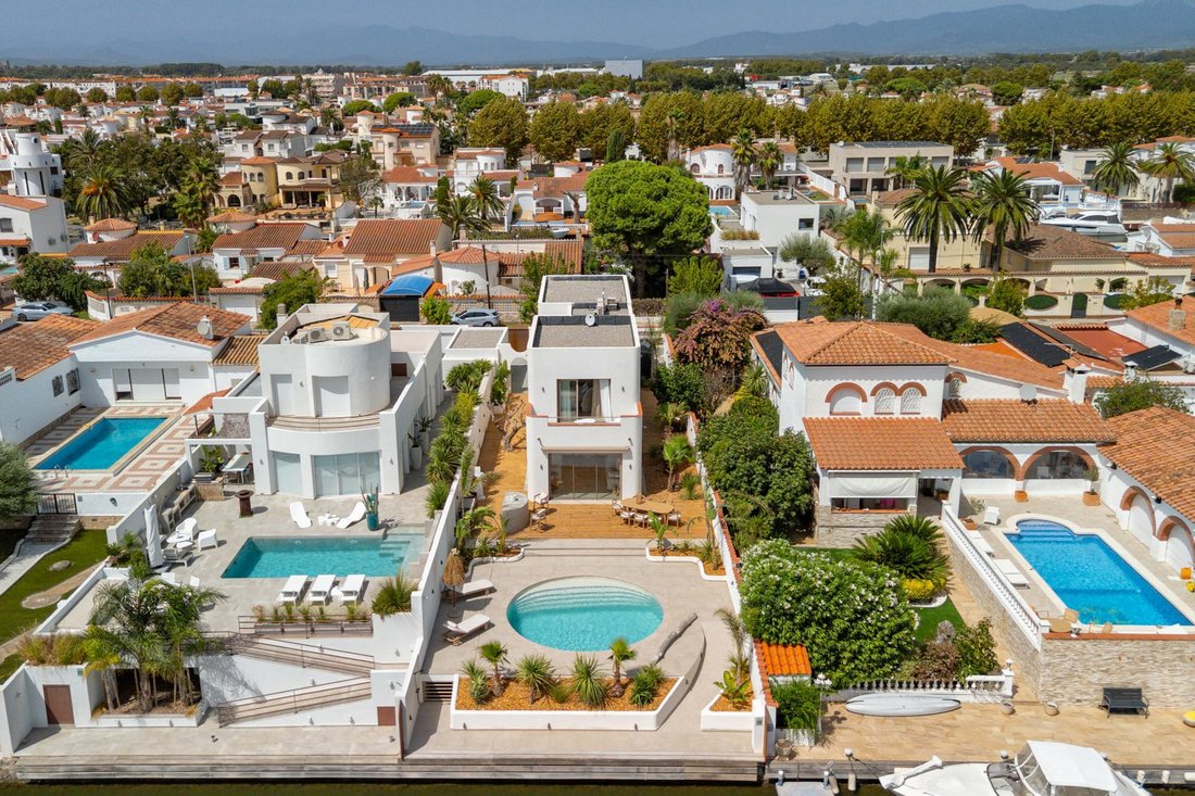 Villa in Empuriabrava, Catalonia, Spain 5 - 17339700
