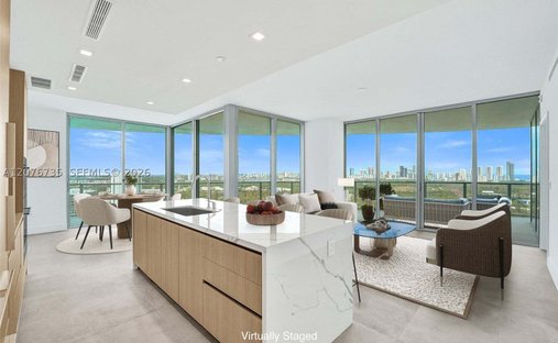Condo in North Miami Beach, Florida, United States 1