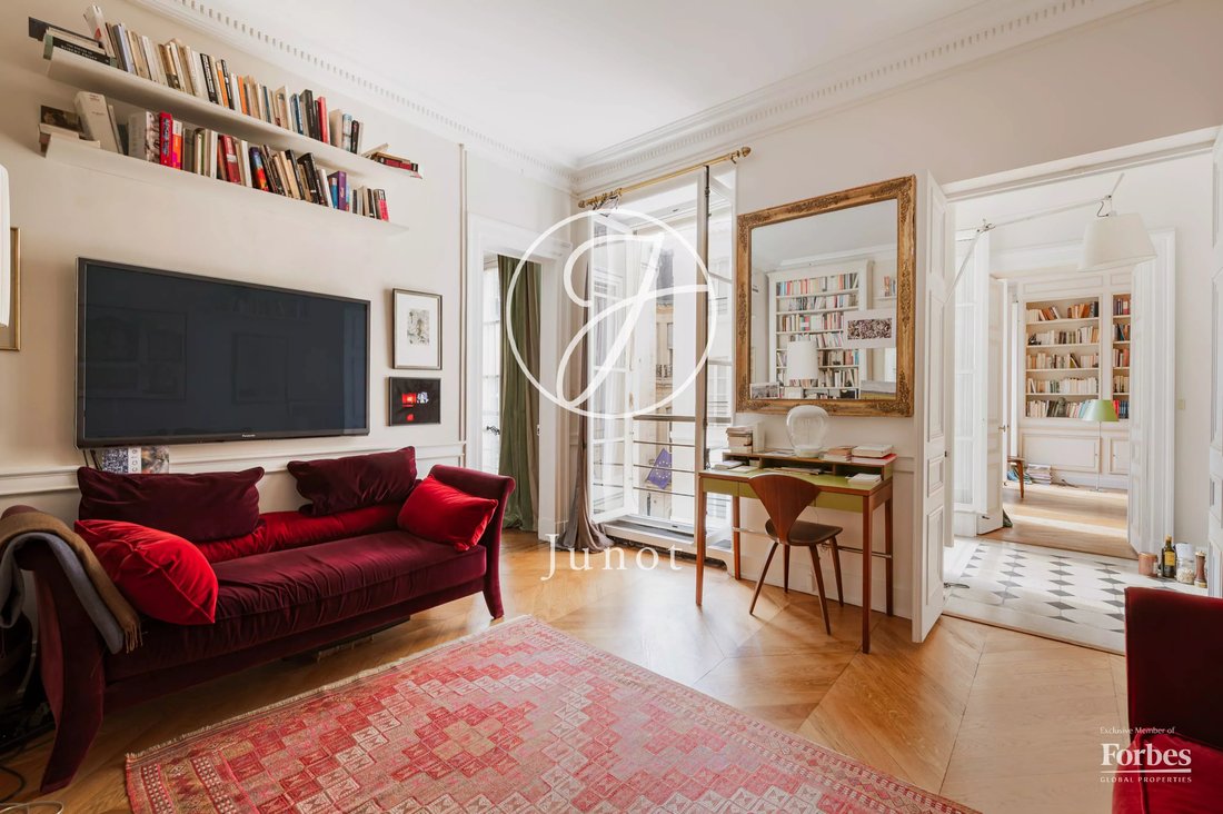 Apartment in Saint Thomas d'Aquin, Paris 7e Arrondissement, Paris 3 - 18763124