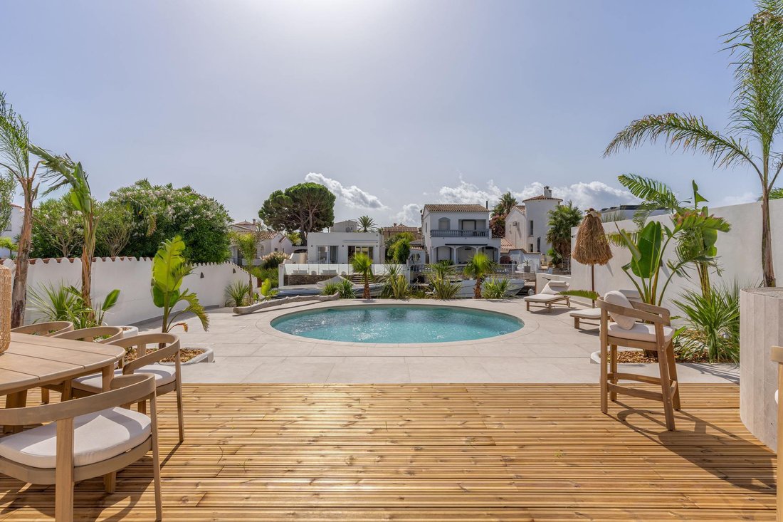 Villa in Empuriabrava, Catalonia, Spain 3 - 17339700