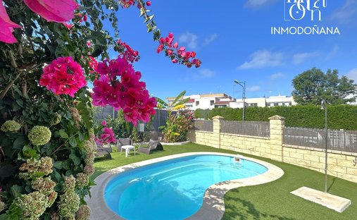 Chalet in 1a Fase, Almonte, Spain 1