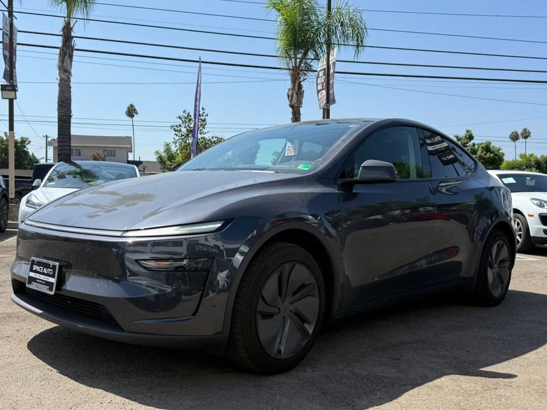 Suv in Azusa, CA, United States 3 - 18765679