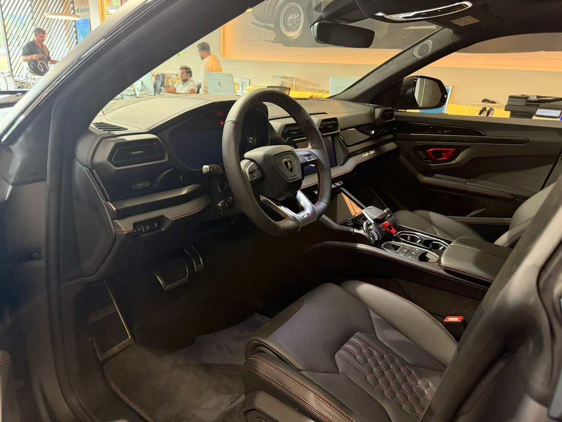 Suv in Cardedeu, Spain 3 - 18766891