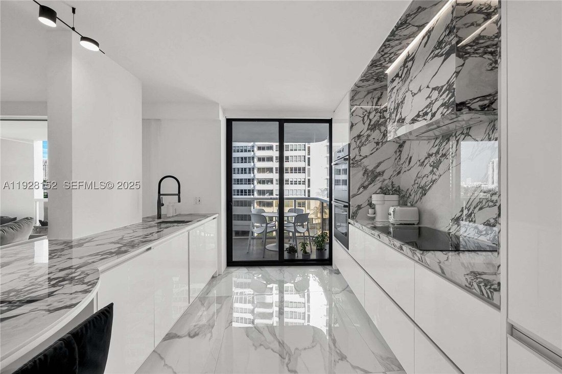 Condo in Miami Beach, Florida, United States 3 - 16874478