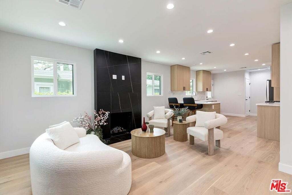 House in Los Angeles, California, United States 3 - 18750814