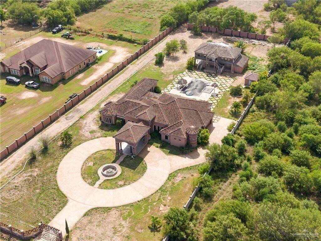 House in Elsa, Texas, United States 2 - 18766575