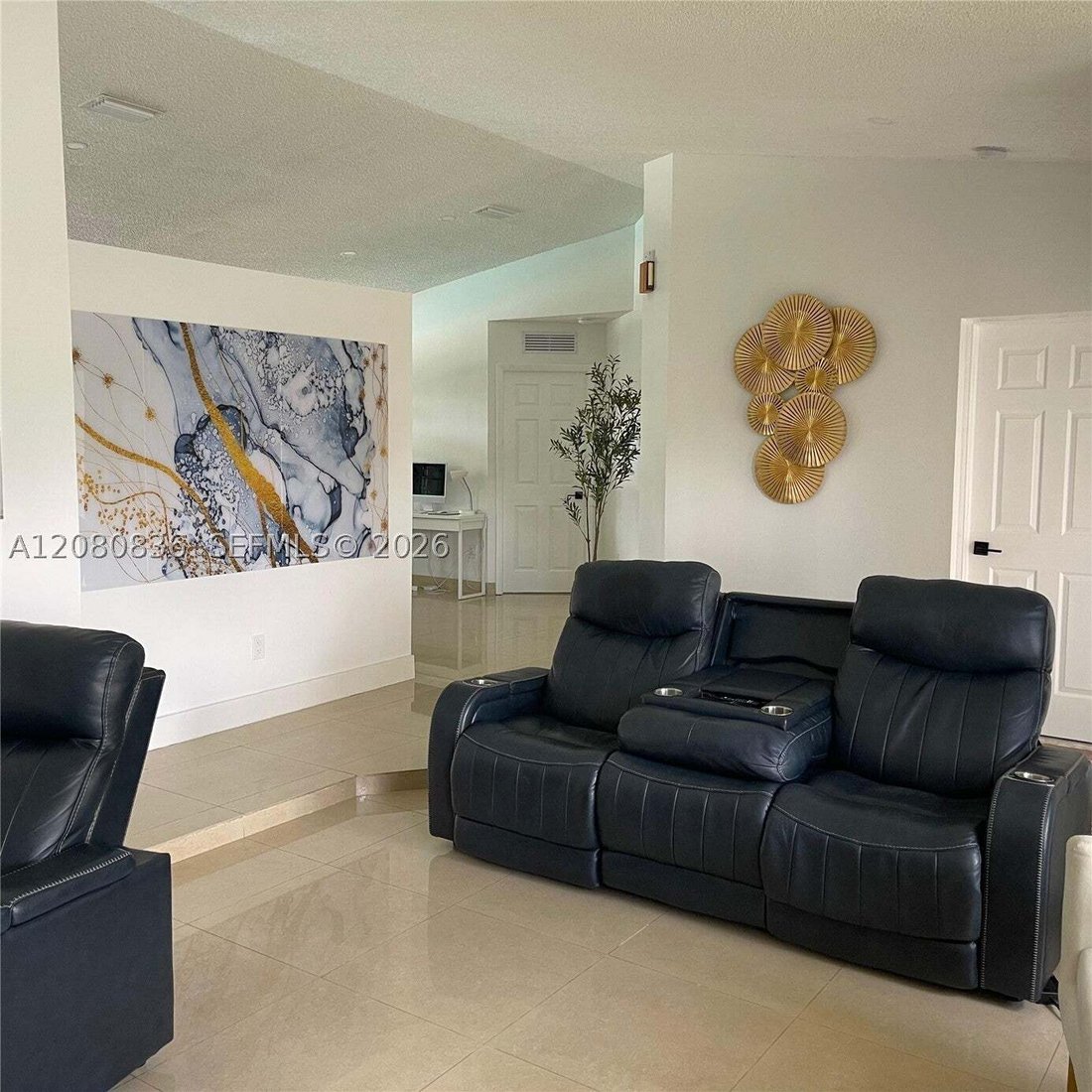 House in Miami, Florida, United States 3 - 18766837
