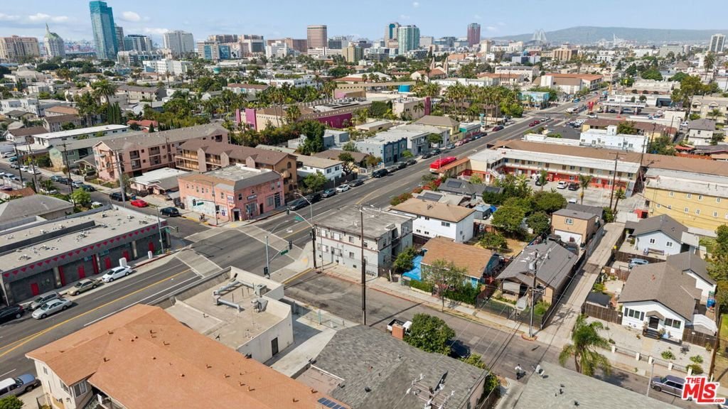 Signal Hill, California, United States 5 - 18766625