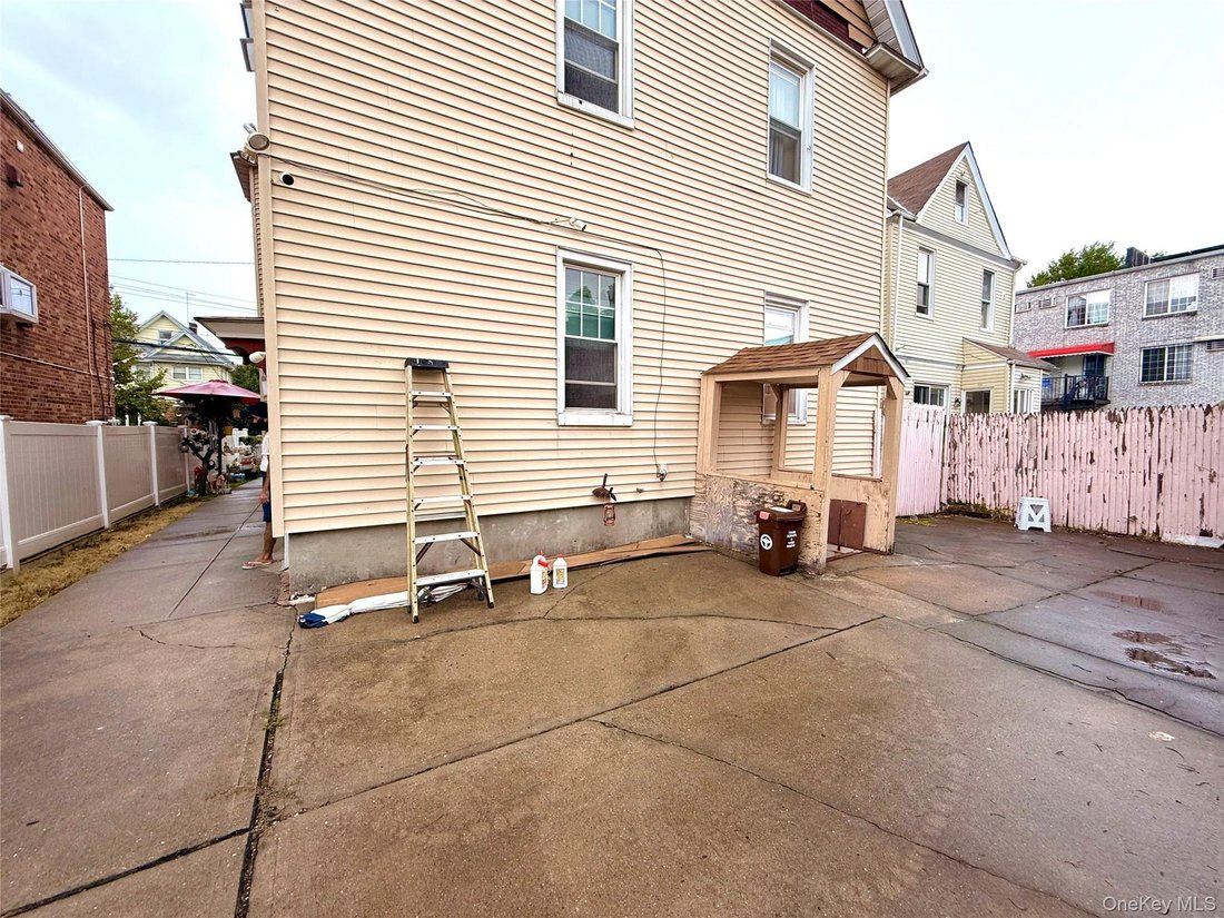 House in New York, New York, United States 3 - 18766536