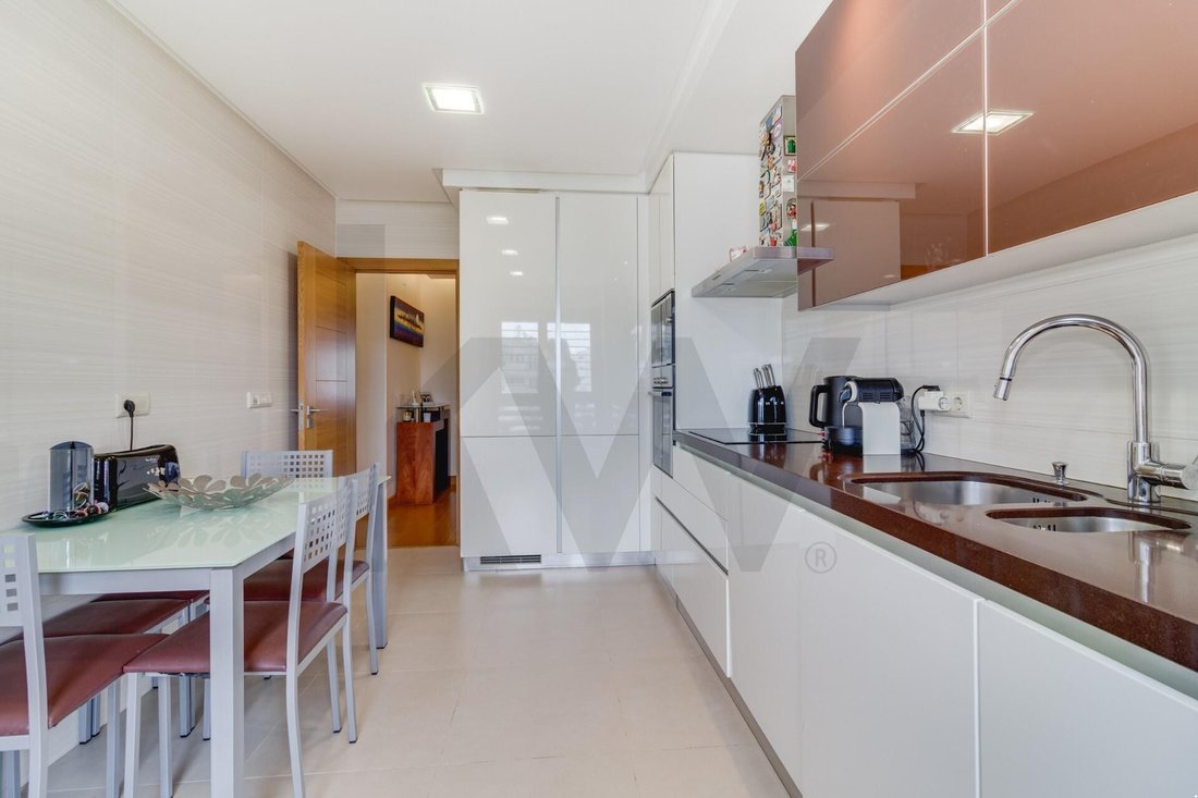 Apartment in Santa Iria de Azoia, Sao Joao da Talha e Bobadela, Lisbon, Portugal 3 - 18766811