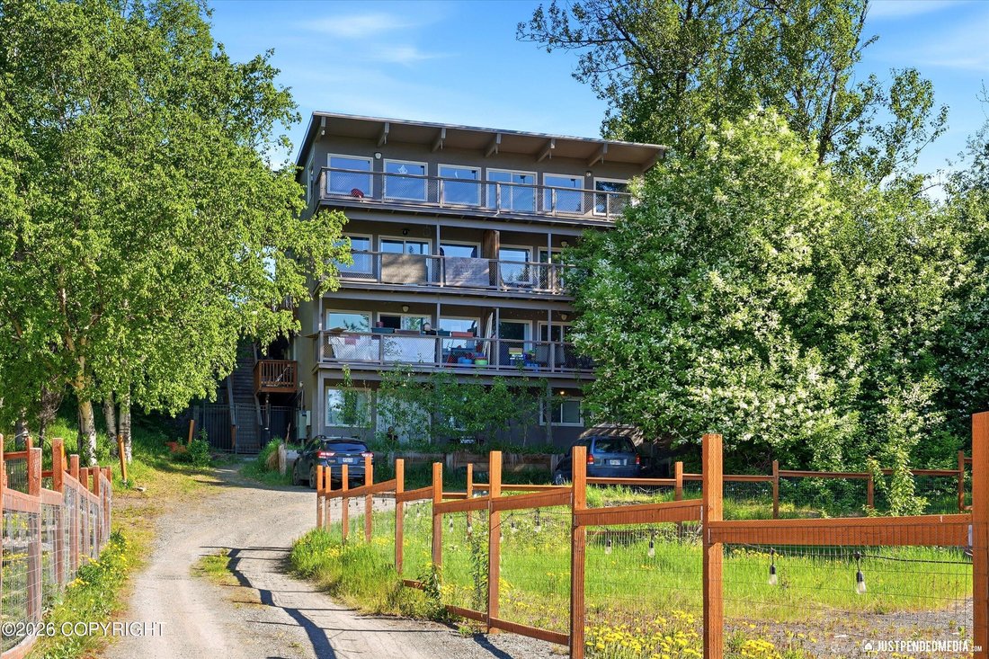 Anchorage, Alaska, United States 1 - 18766631